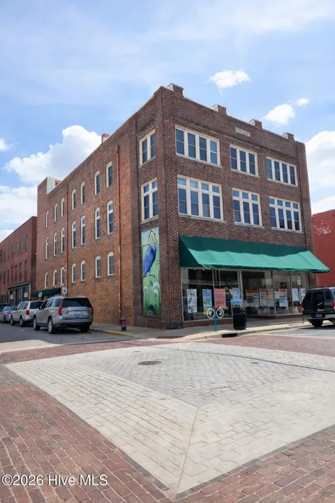 603 E Colonial Avenue #1