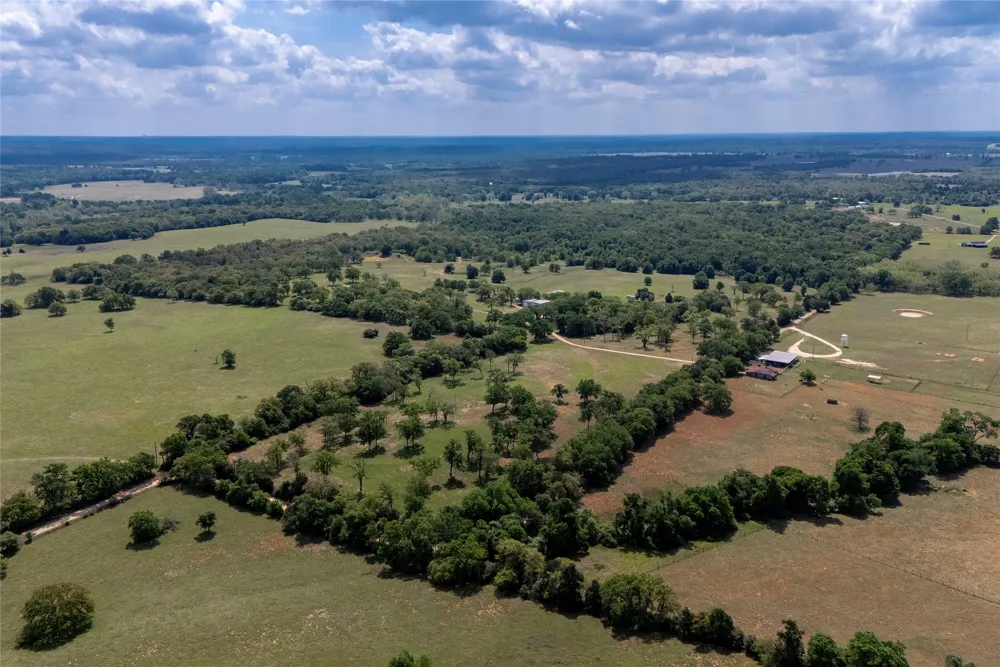 3011 County Road  314 Rockdale, TX 76567
