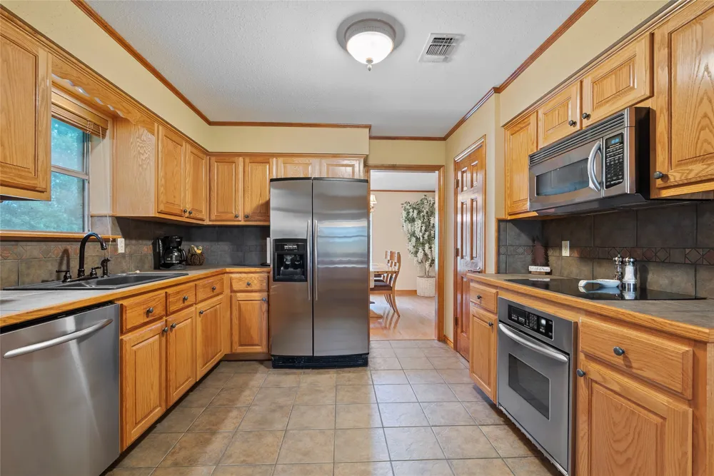 3011 County Road  314 Rockdale, TX 76567