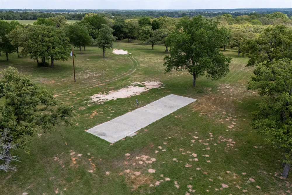 3011 County Road  314 Rockdale, TX 76567