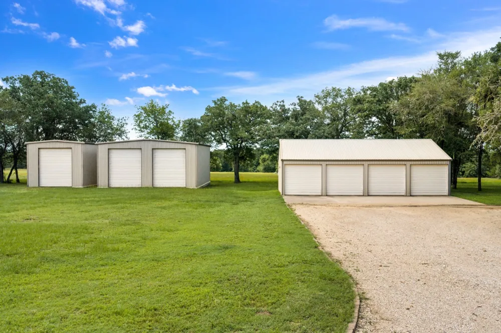 3011 County Road  314 Rockdale, TX 76567