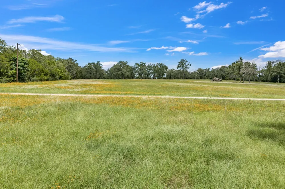 3011 County Road  314 Rockdale, TX 76567