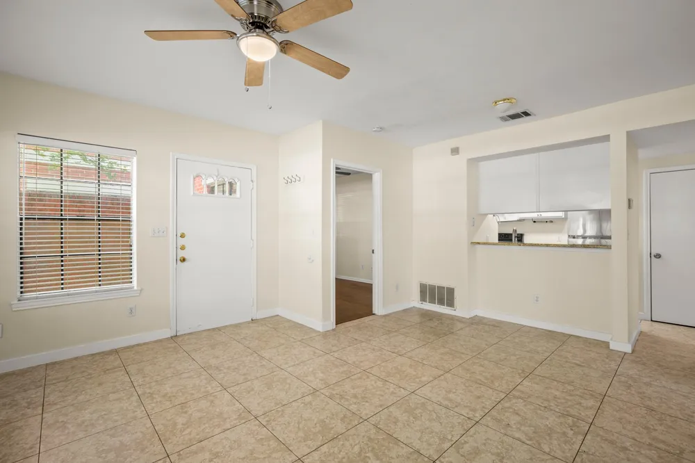 712 W 21st Street #101 Austin, TX 78705