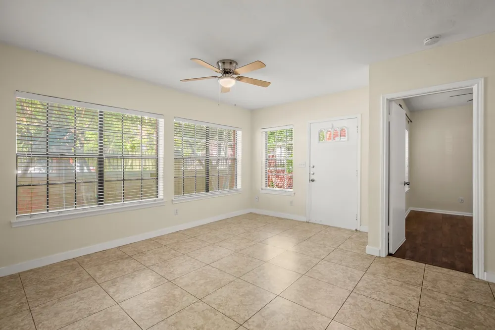 712 W 21st Street #101 Austin, TX 78705