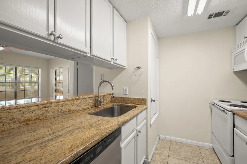 712 W 21st Street #101 Austin, TX 78705