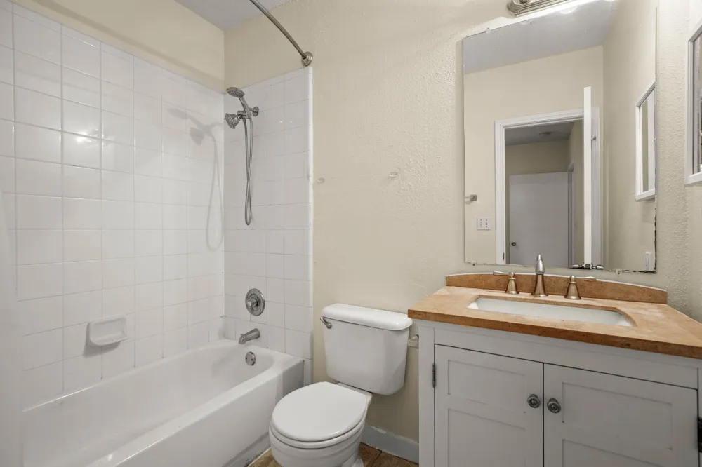 712 W 21st Street #101 Austin, TX 78705