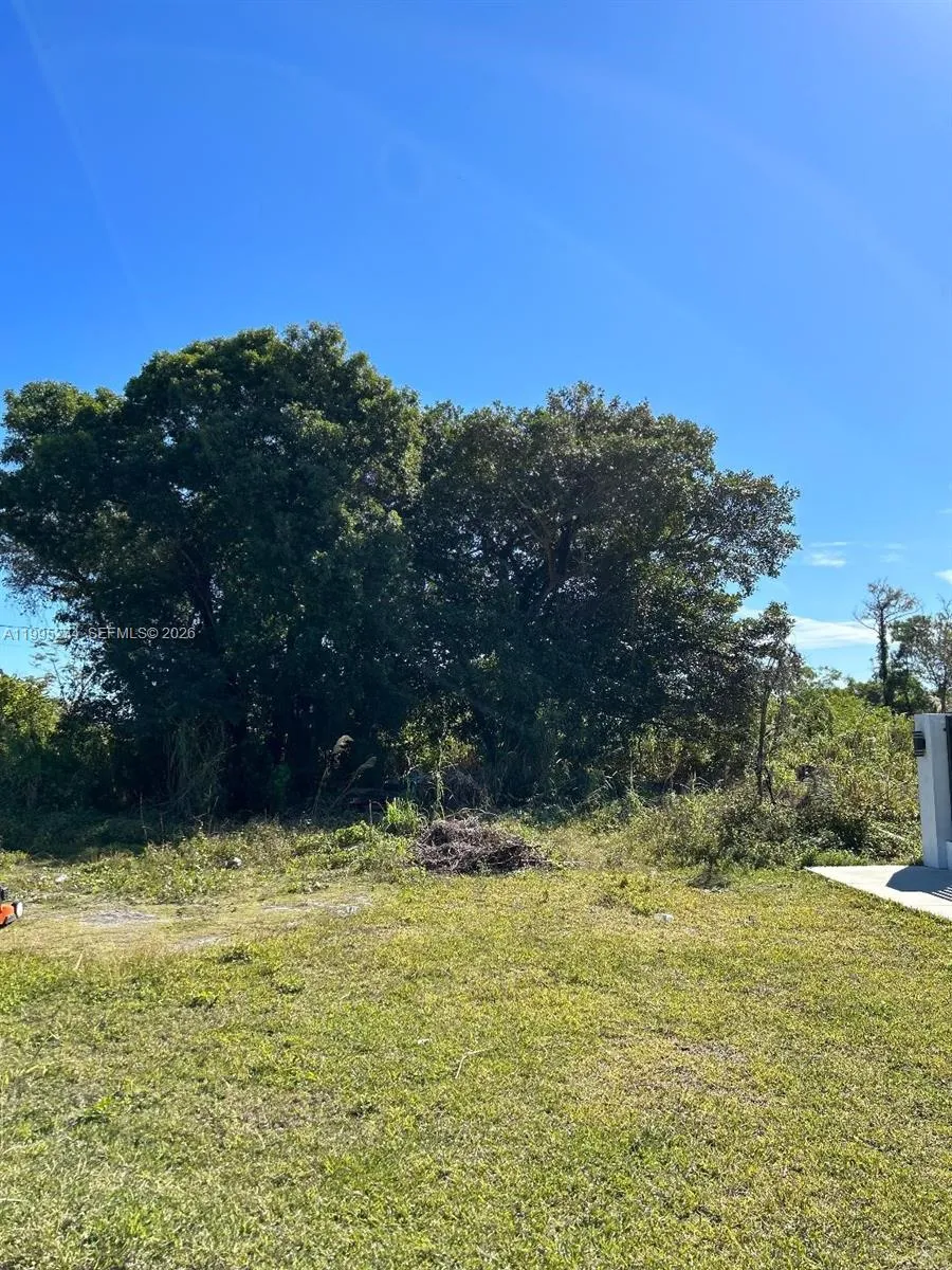 21820 112thct Unincorporated Dade County, FL 33170