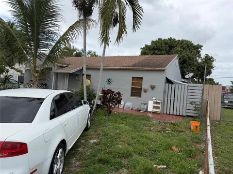 671 NE 1st Pl