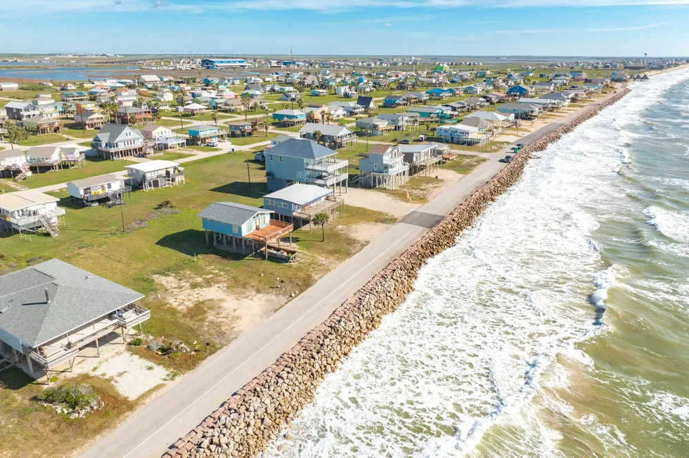 802 Beach Drive Surfside Beach, TX 77541