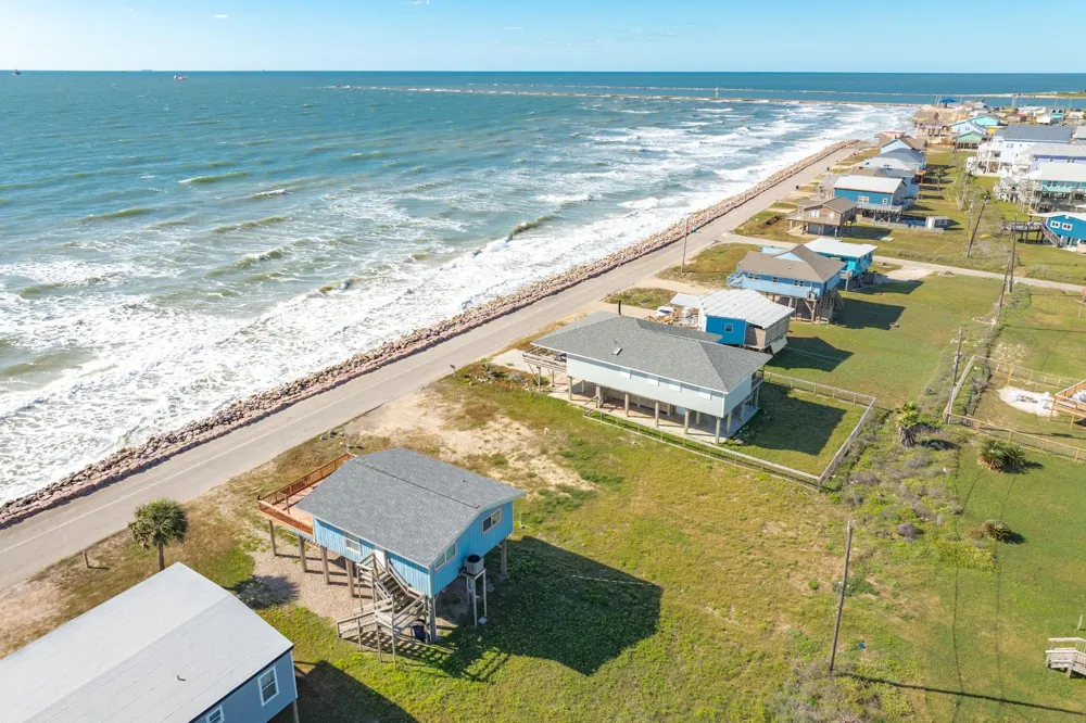 802 Beach Drive Surfside Beach, TX 77541