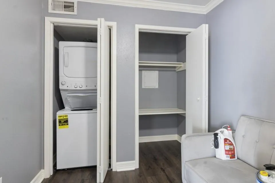 18515 Egret Bay Boulevard #906 Webster, TX 77058