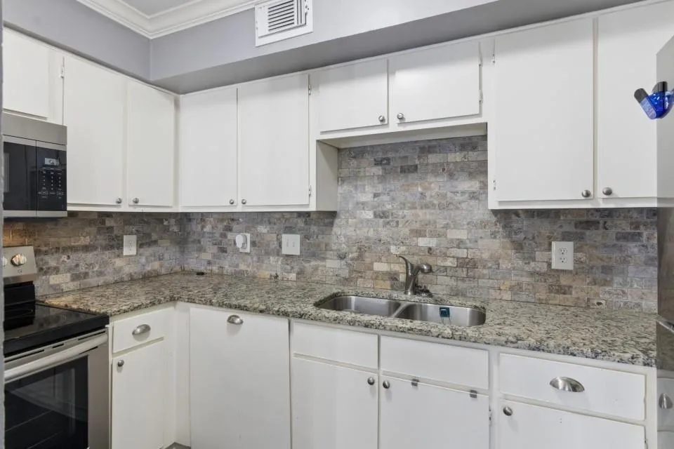 18515 Egret Bay Boulevard #906 Webster, TX 77058