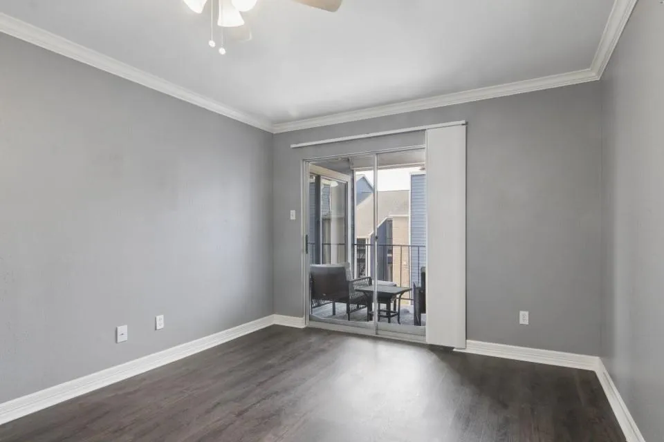 18515 Egret Bay Boulevard #906 Webster, TX 77058