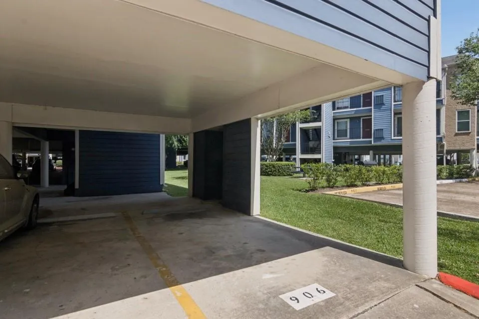 18515 Egret Bay Boulevard #906 Webster, TX 77058