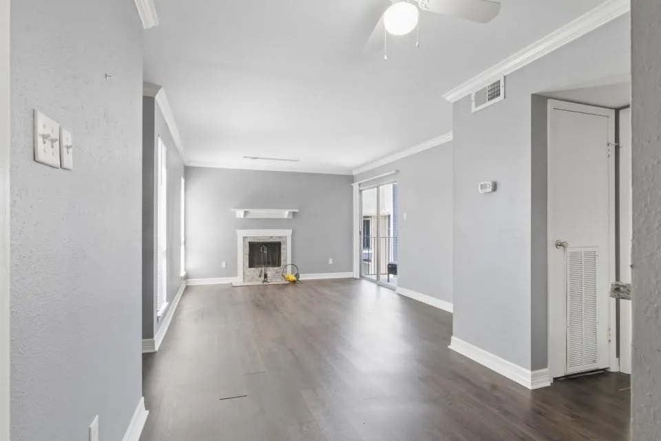 18515 Egret Bay Boulevard #906 Webster, TX 77058