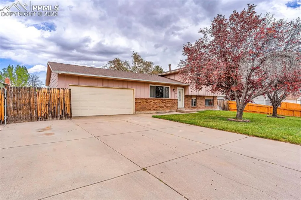 58 Briarwood Circle Pueblo, CO 81005