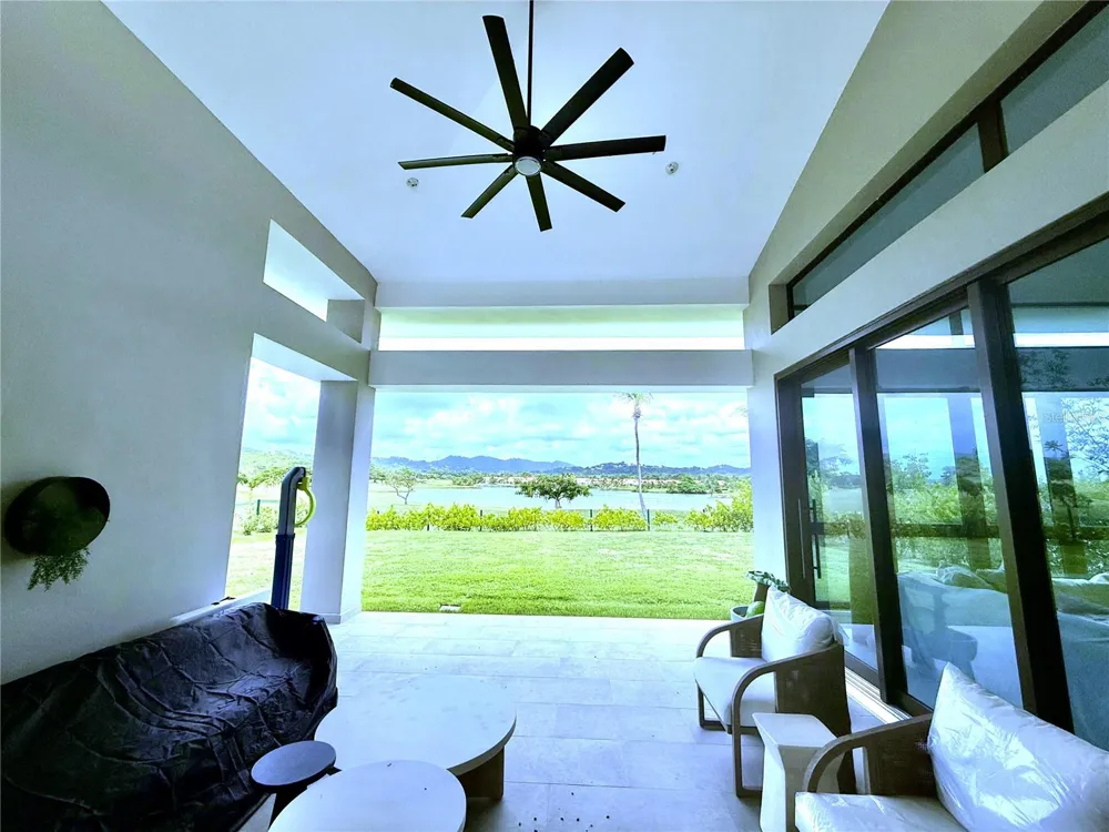 9 LOS LAGOS Humacao, PR 00791