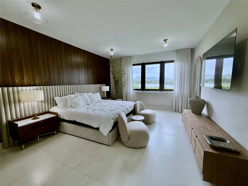 9 LOS LAGOS Humacao, PR 00791