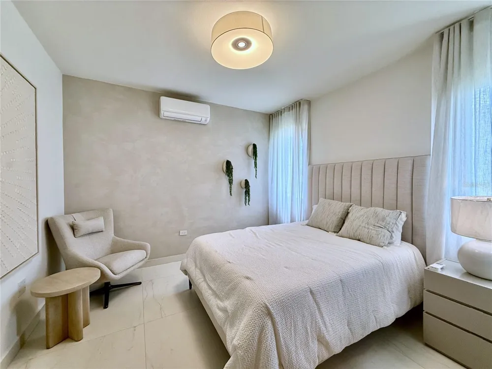 9 LOS LAGOS Humacao, PR 00791
