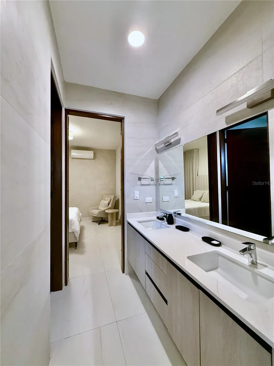 9 LOS LAGOS Humacao, PR 00791