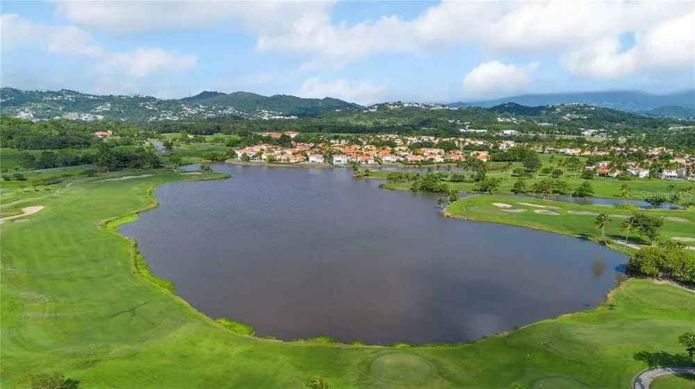 9 LOS LAGOS Humacao, PR 00791