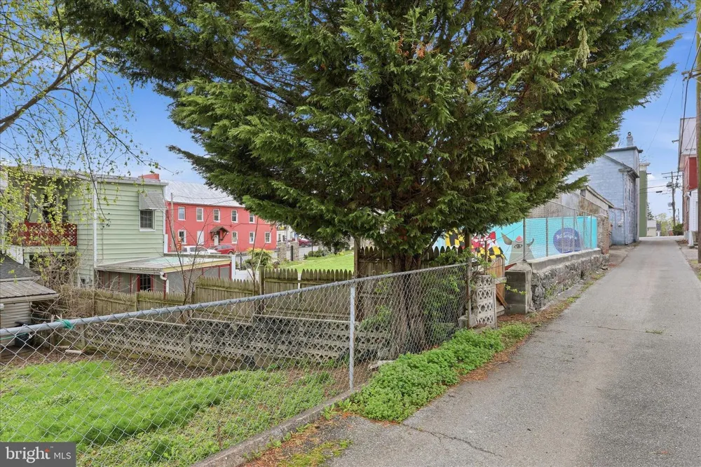 112 CONOCOCHEAGUE STREET Williamsport, MD 21795