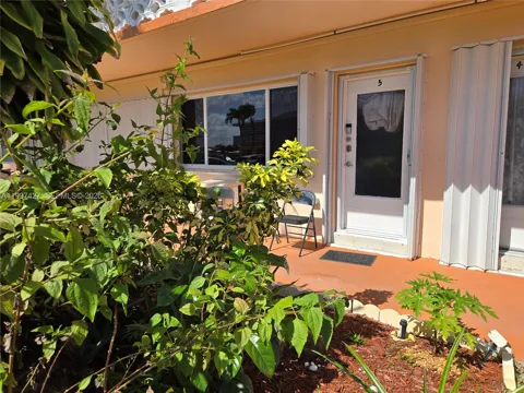 820 SW 11th Ave #5B