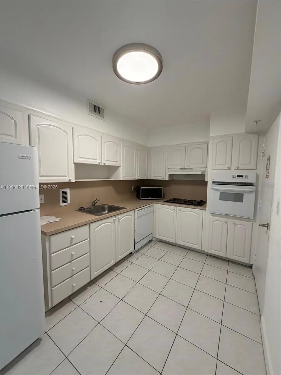 4001 S Ocean Dr #4H Hollywood, FL 33019