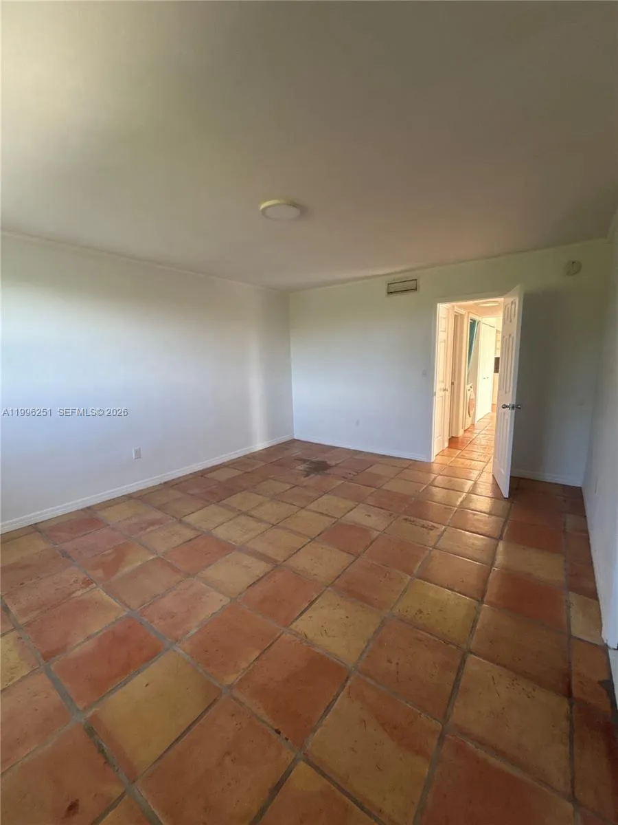 555 Crandon Blvd #43 Key Biscayne, FL 33149