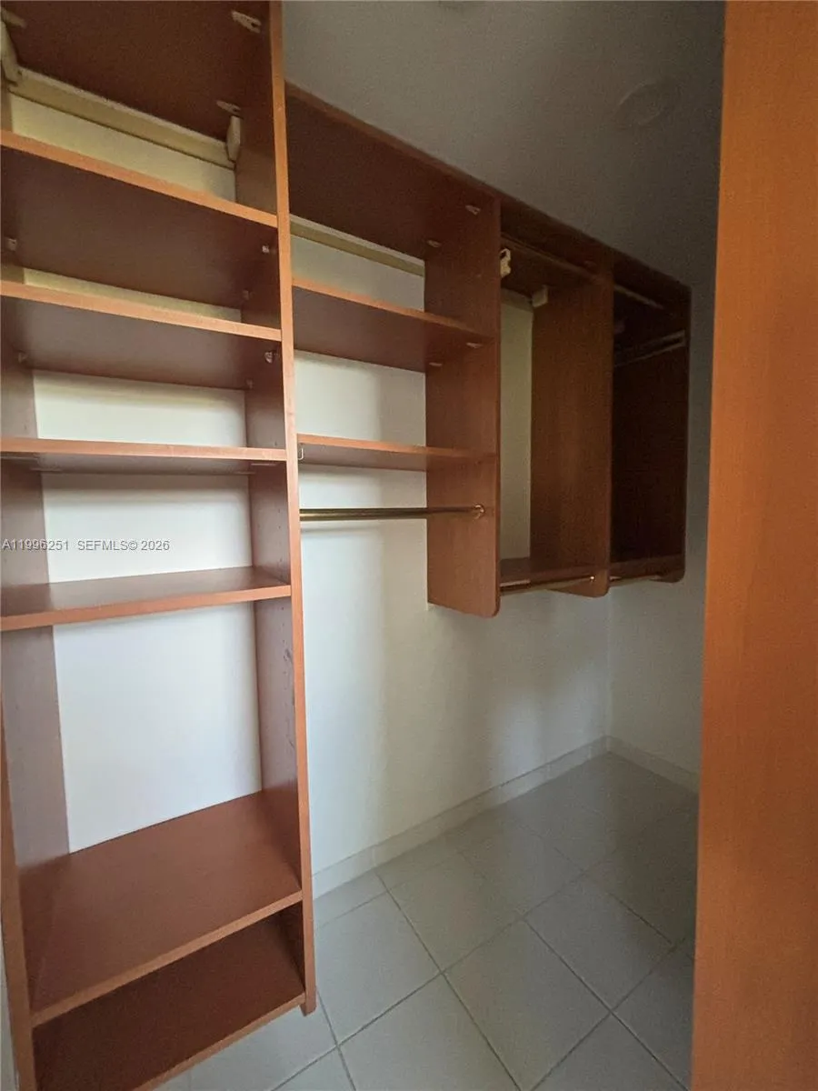 555 Crandon Blvd #43 Key Biscayne, FL 33149