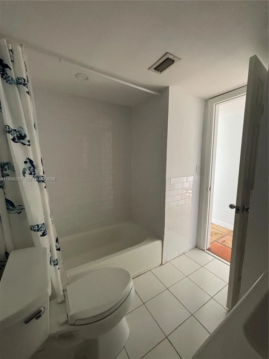 555 Crandon Blvd #43 Key Biscayne, FL 33149