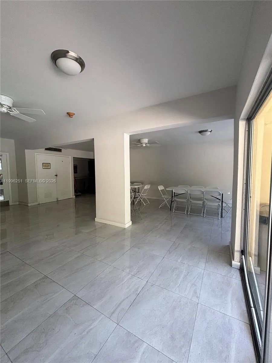 555 Crandon Blvd #43 Key Biscayne, FL 33149