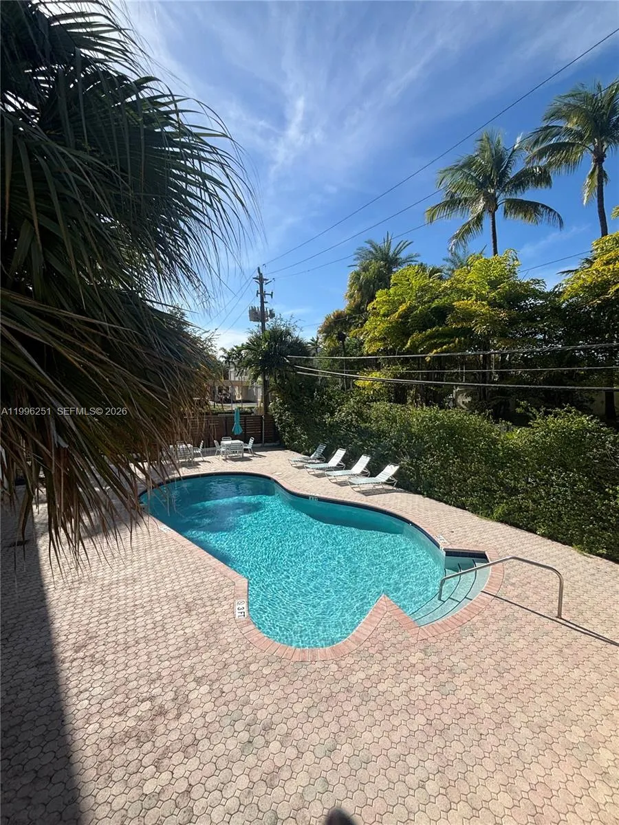 555 Crandon Blvd #43 Key Biscayne, FL 33149