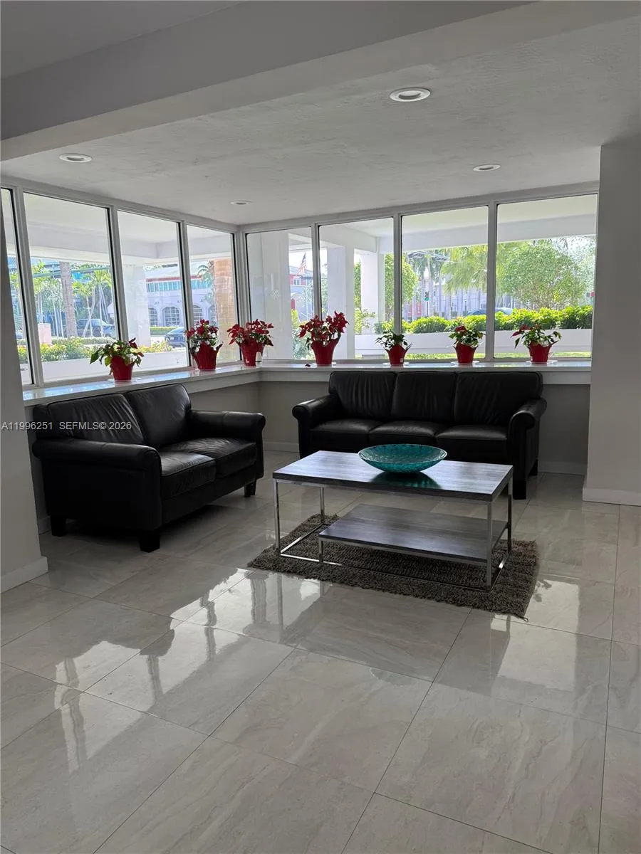 555 Crandon Blvd #43 Key Biscayne, FL 33149