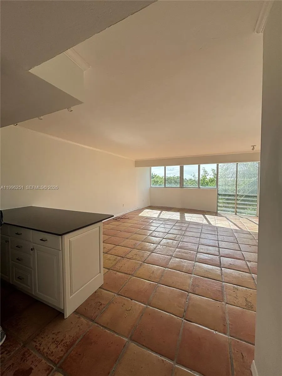555 Crandon Blvd #43 Key Biscayne, FL 33149