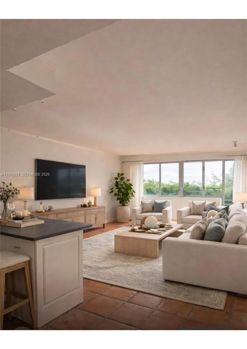 555 Crandon Blvd #43 Key Biscayne, FL 33149