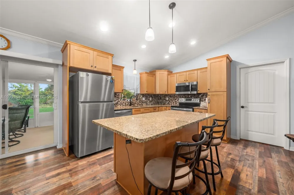112 Bimini St NE Lake Placid, FL 33852