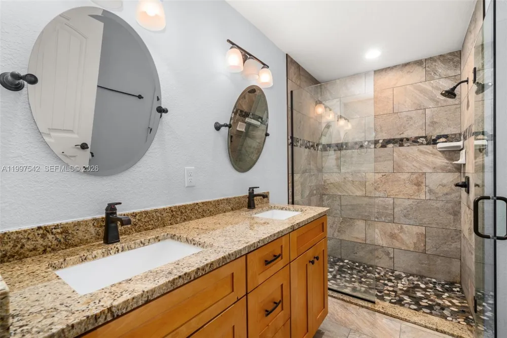 112 Bimini St NE Lake Placid, FL 33852