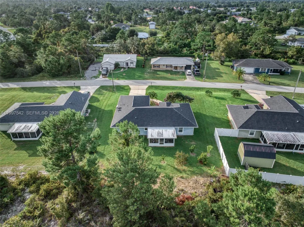 112 Bimini St NE Lake Placid, FL 33852