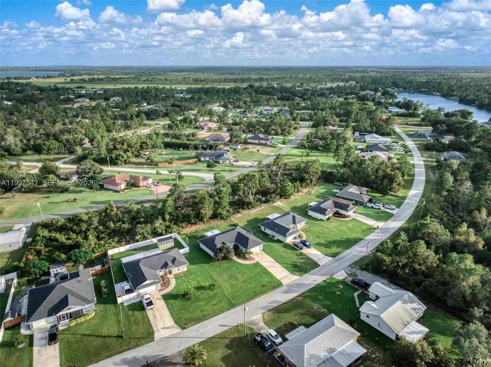 112 Bimini St NE Lake Placid, FL 33852