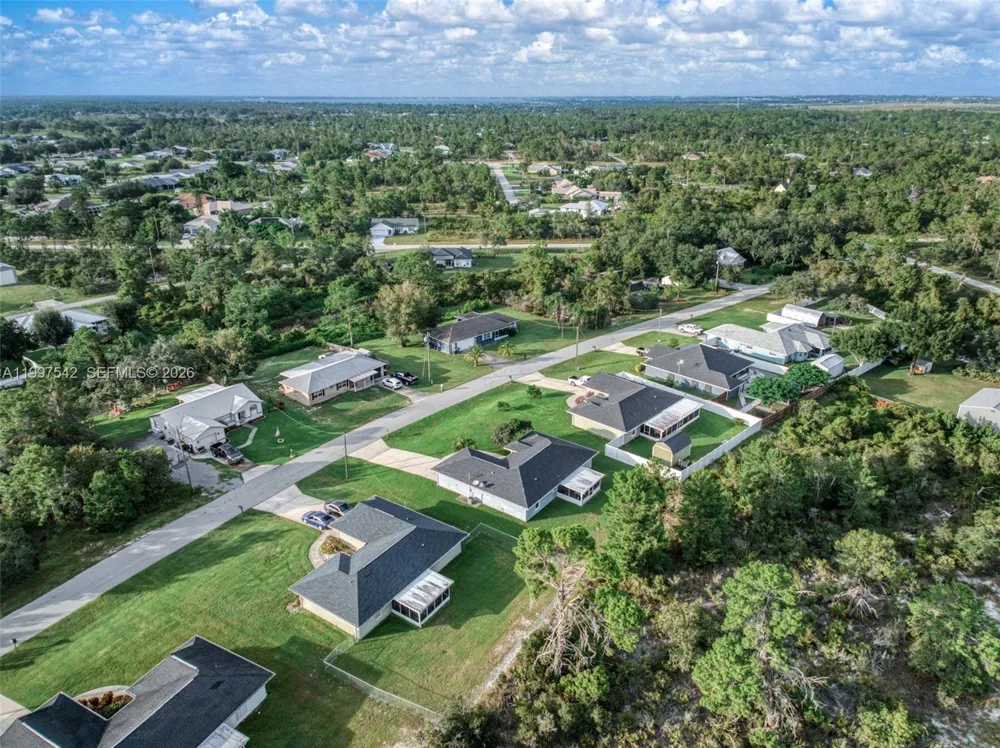 112 Bimini St NE Lake Placid, FL 33852