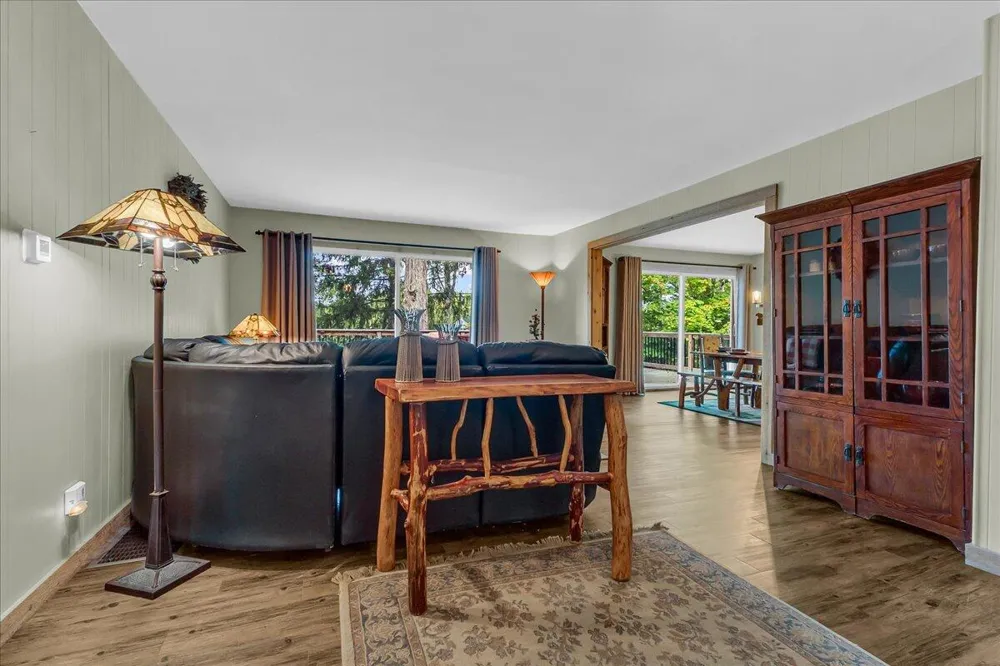 45417 15th Avenue Bloomingdale, MI 49026
