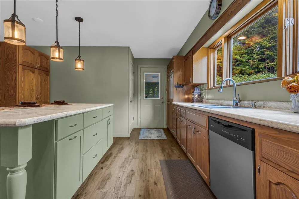 45417 15th Avenue Bloomingdale, MI 49026