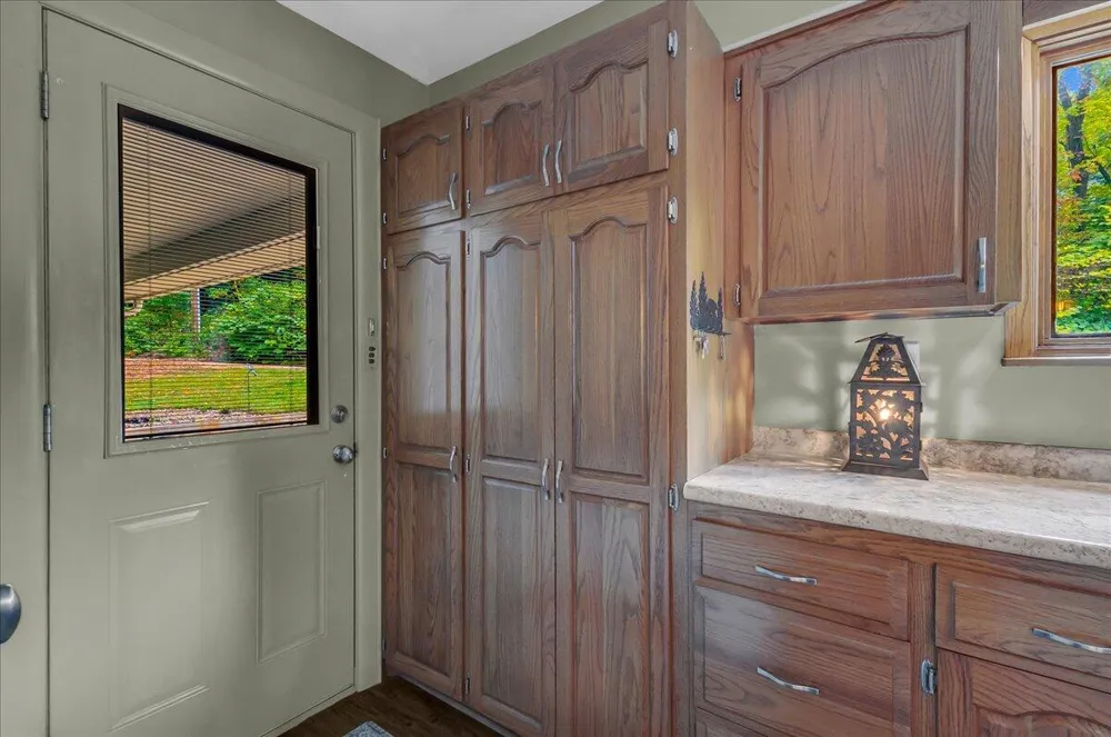 45417 15th Avenue Bloomingdale, MI 49026