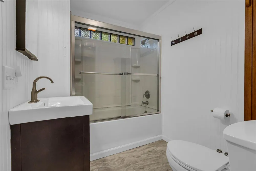 45417 15th Avenue Bloomingdale, MI 49026