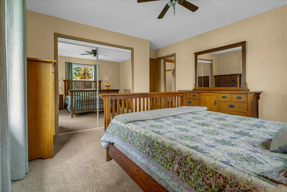 45417 15th Avenue Bloomingdale, MI 49026