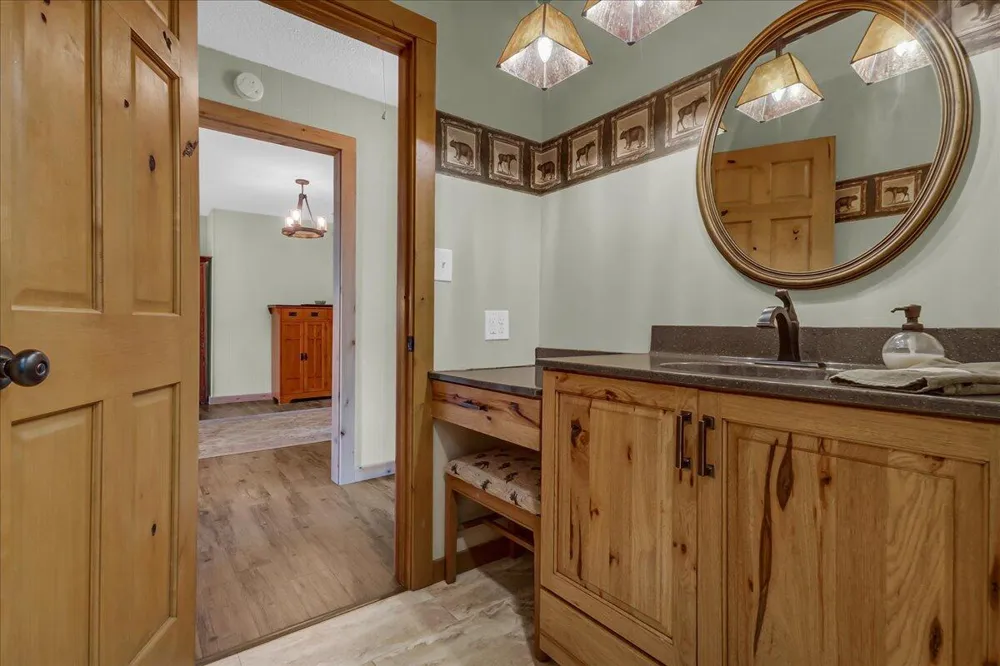 45417 15th Avenue Bloomingdale, MI 49026