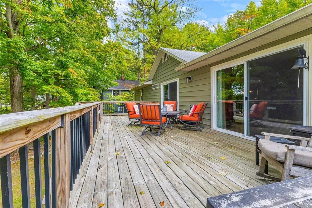 45417 15th Avenue Bloomingdale, MI 49026