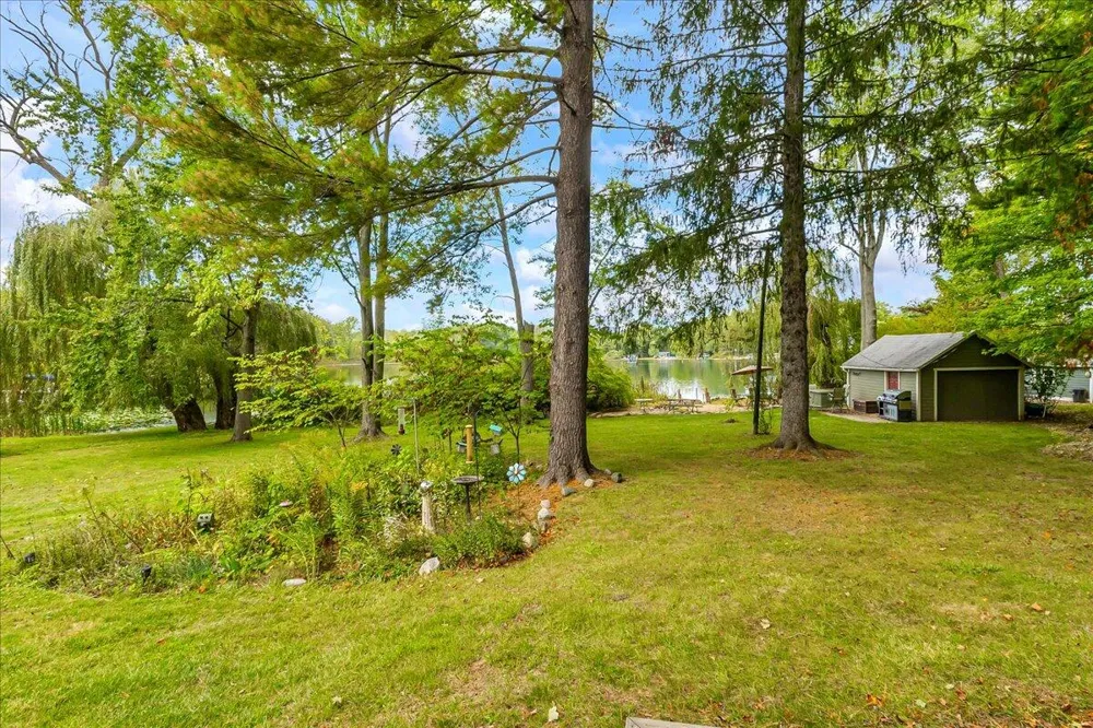 45417 15th Avenue Bloomingdale, MI 49026