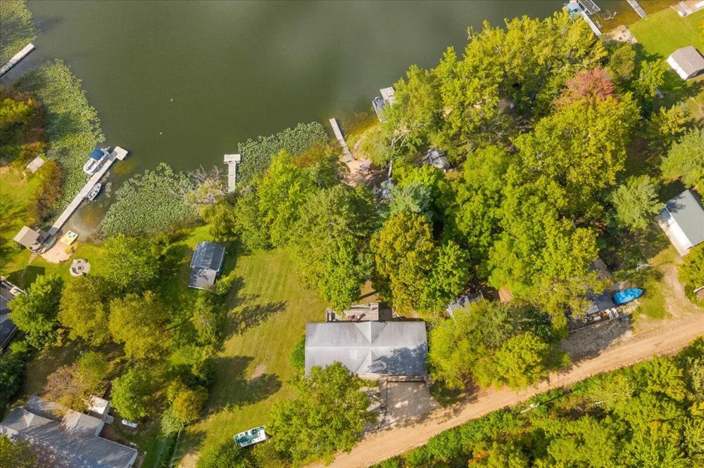 45417 15th Avenue Bloomingdale, MI 49026